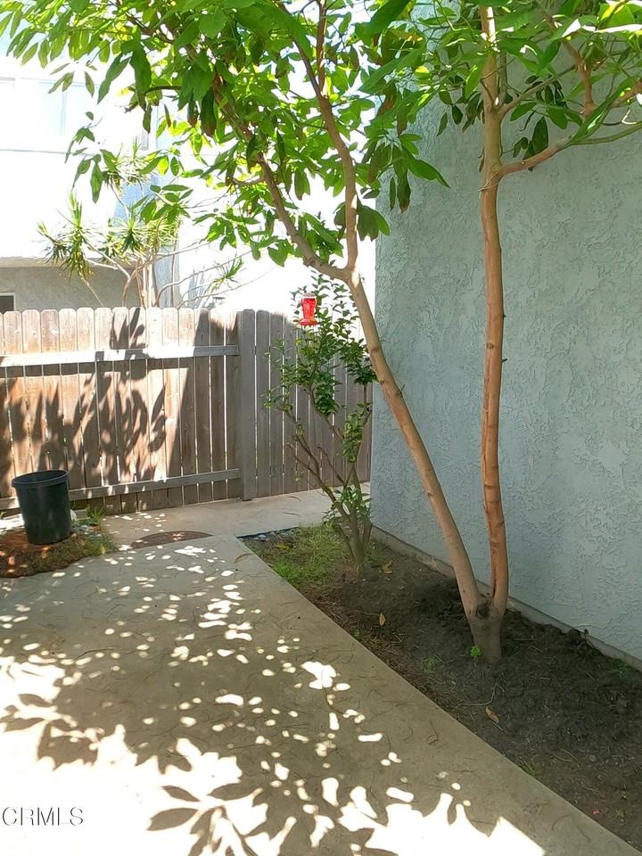 491 Harbor Lights Ln - Photo 3 of 16