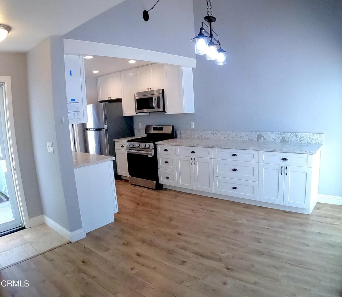 491 Harbor Lights Ln - Photo 6 of 16