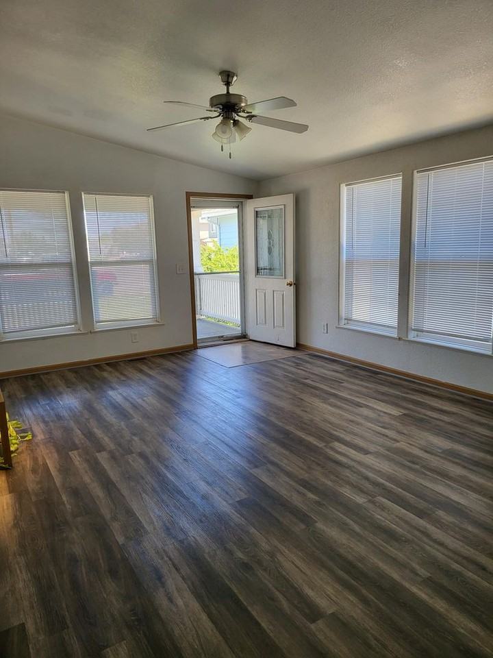 1756 Truman St - Photo 3 of 11