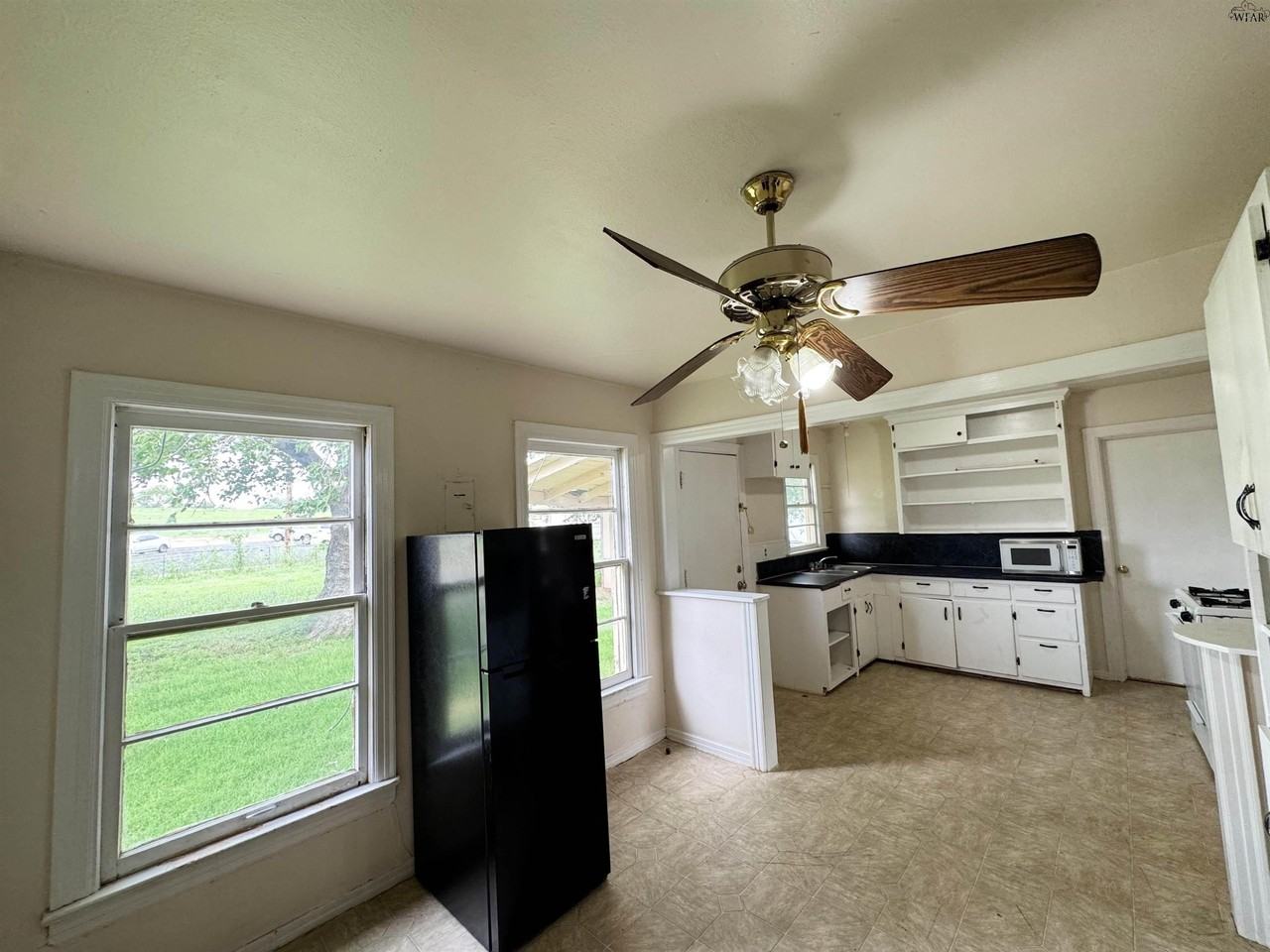1672 Keeler Ave - Photo 5 of 12