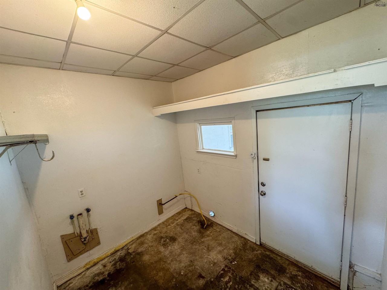 1672 Keeler Ave - Photo 6 of 12