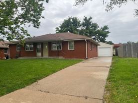 5210 Sw 19th Ter - Photo 1 of 1
