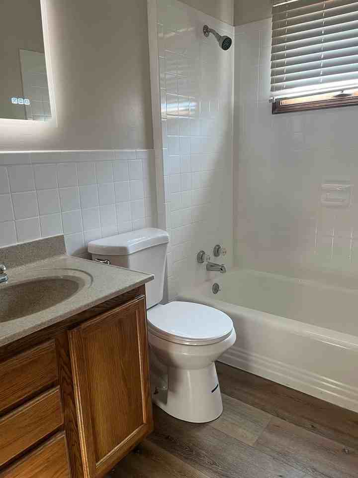 5210 Sw 19th Ter - Photo 7 of 9
