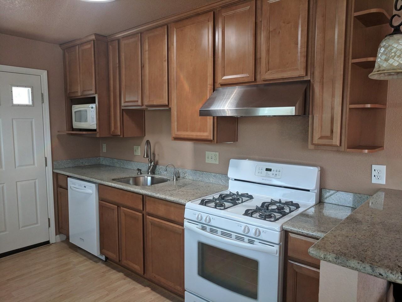 565 Smalley Ave - Photo 3 of 22