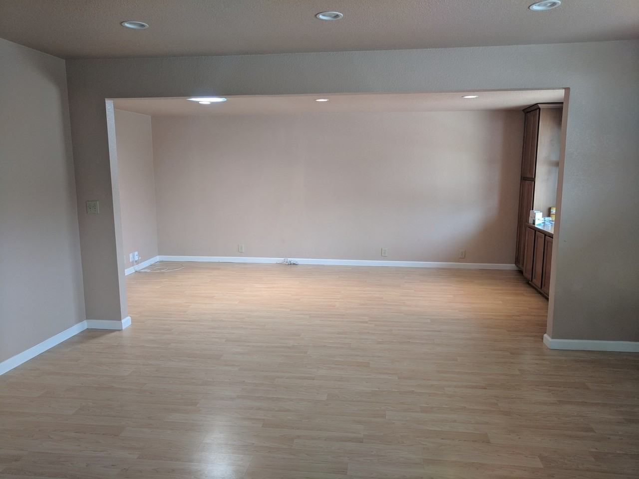565 Smalley Ave - Photo 6 of 22