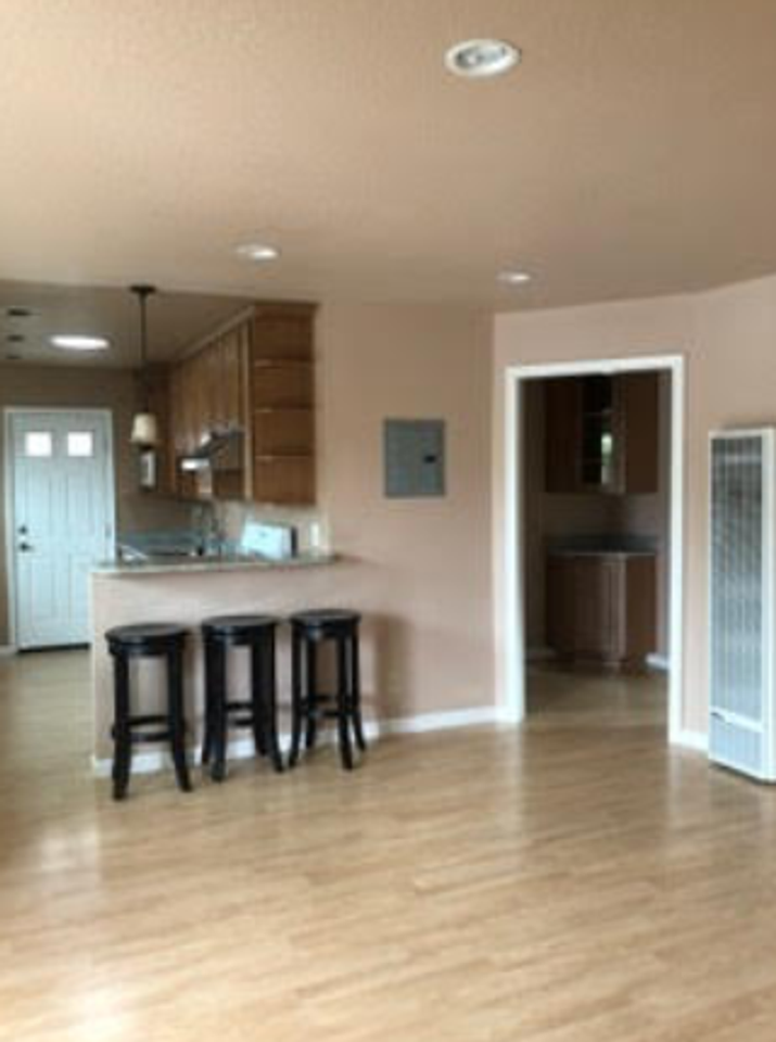565 Smalley Ave - Photo 7 of 22