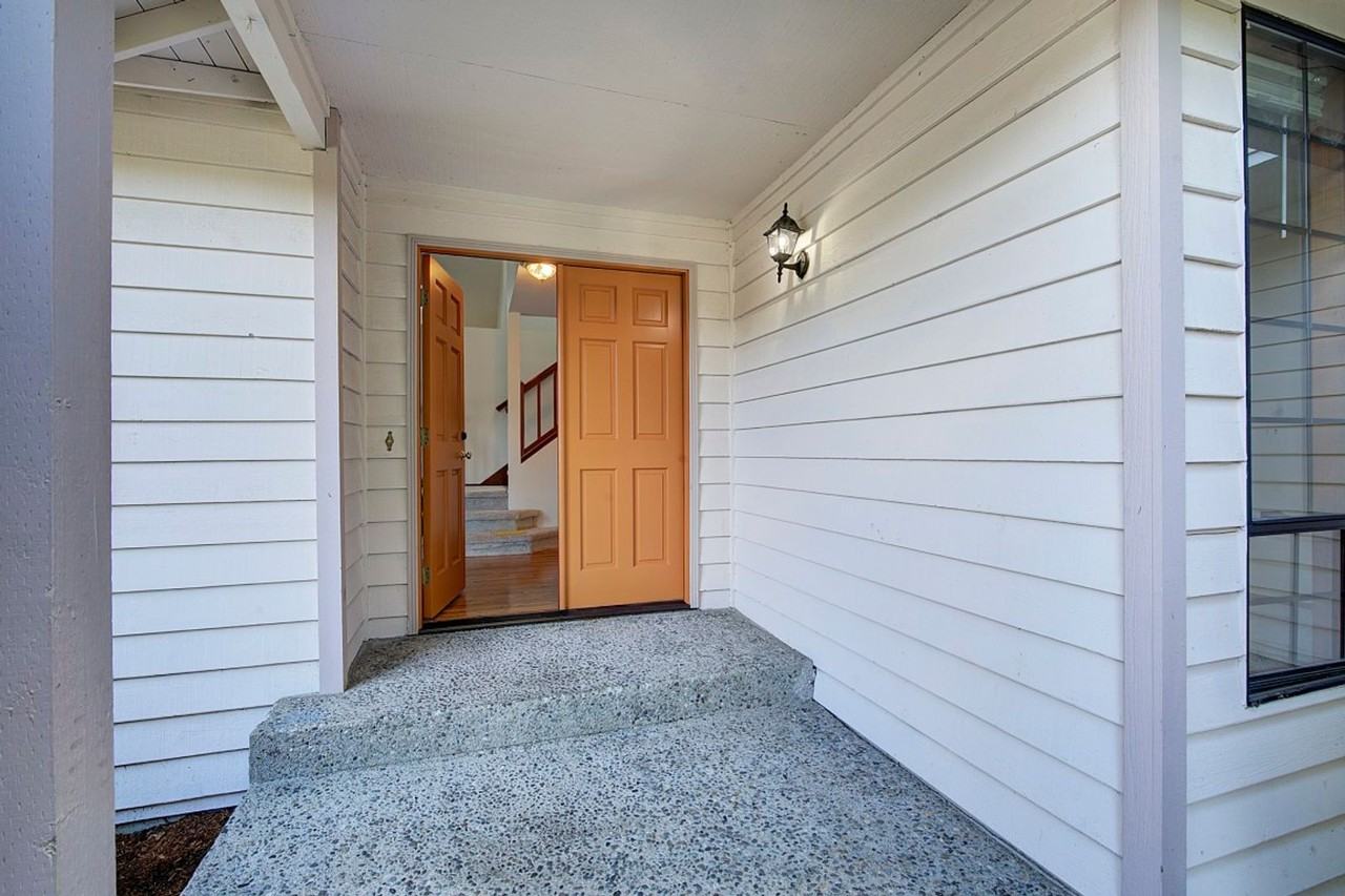 1736 229th Ave Ne - Photo 4 of 39