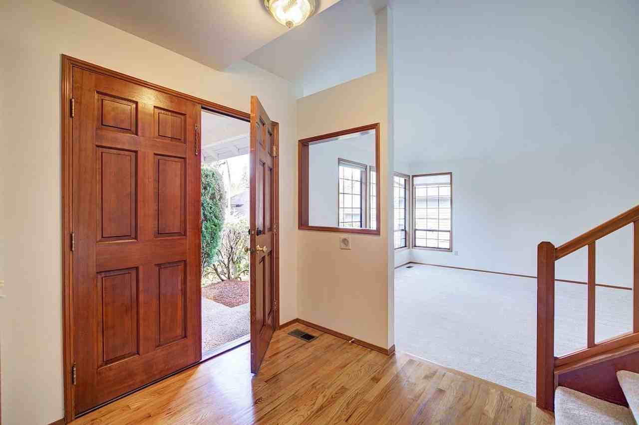 1736 229th Ave Ne - Photo 5 of 39