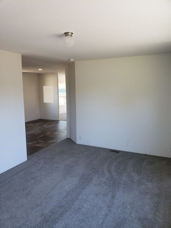 18266 Majestic View Dr - Photo 4 of 15