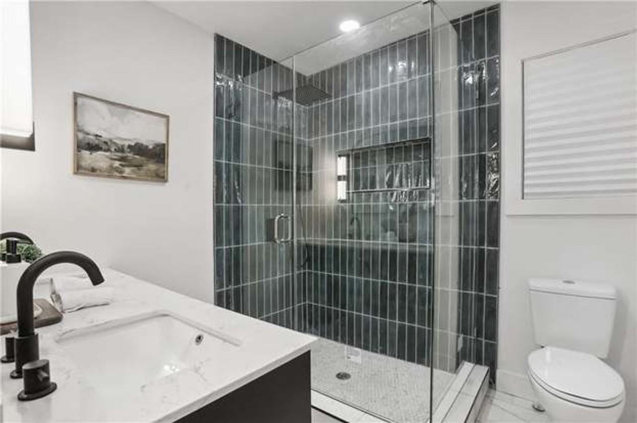1758 Emerald Ave Sw - Photo 3 of 14
