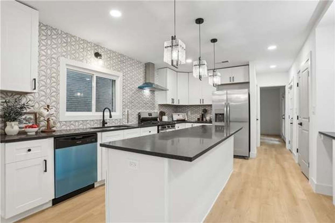 1758 Emerald Ave Sw - Photo 6 of 14