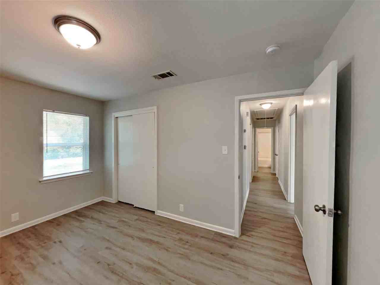 808 Laguna Dr - Photo 6 of 17