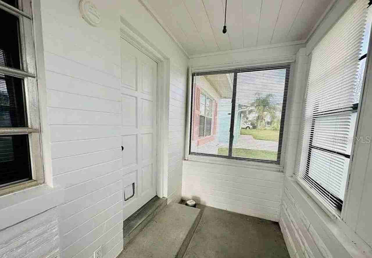 319 Golf Blvd - Photo 2 of 9