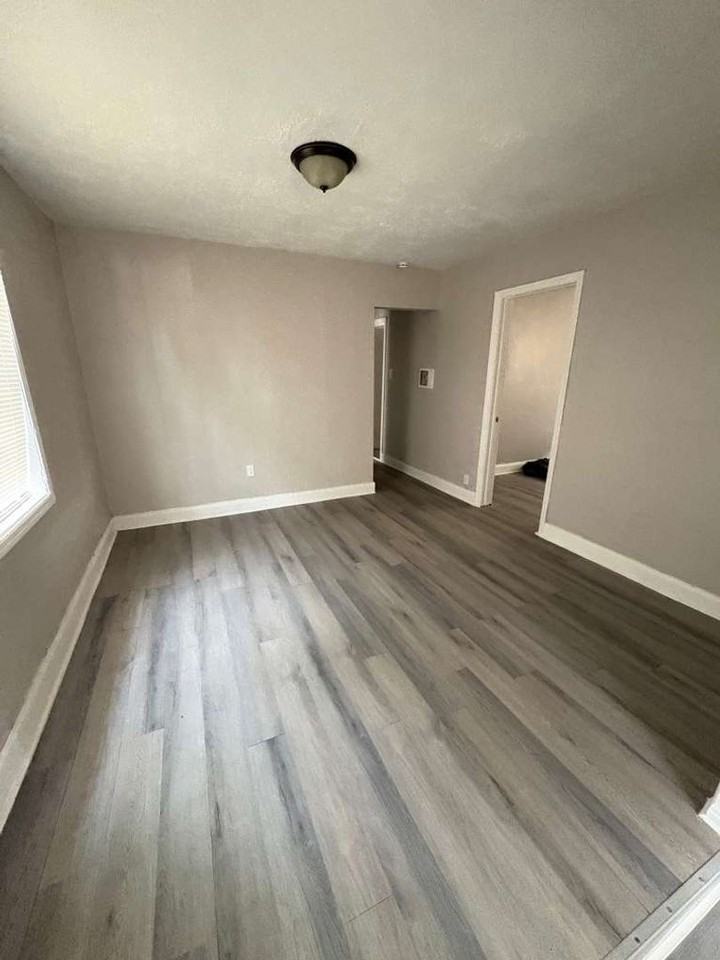 4236 E Cayuga St - Photo 6 of 14