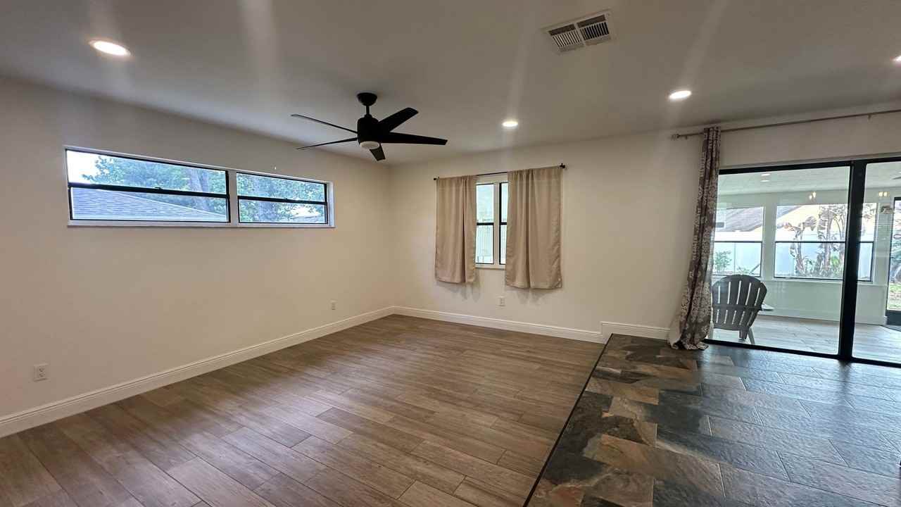 616 Iris St - Photo 7 of 31