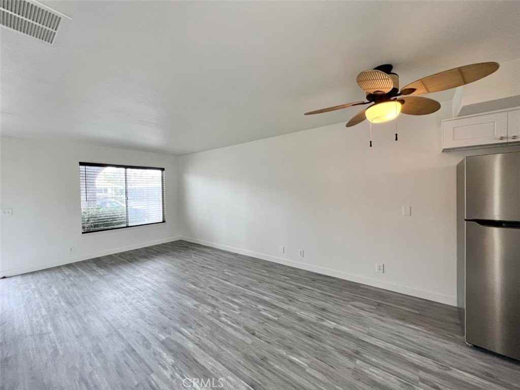 9912 Continental Dr - Photo 3 of 17