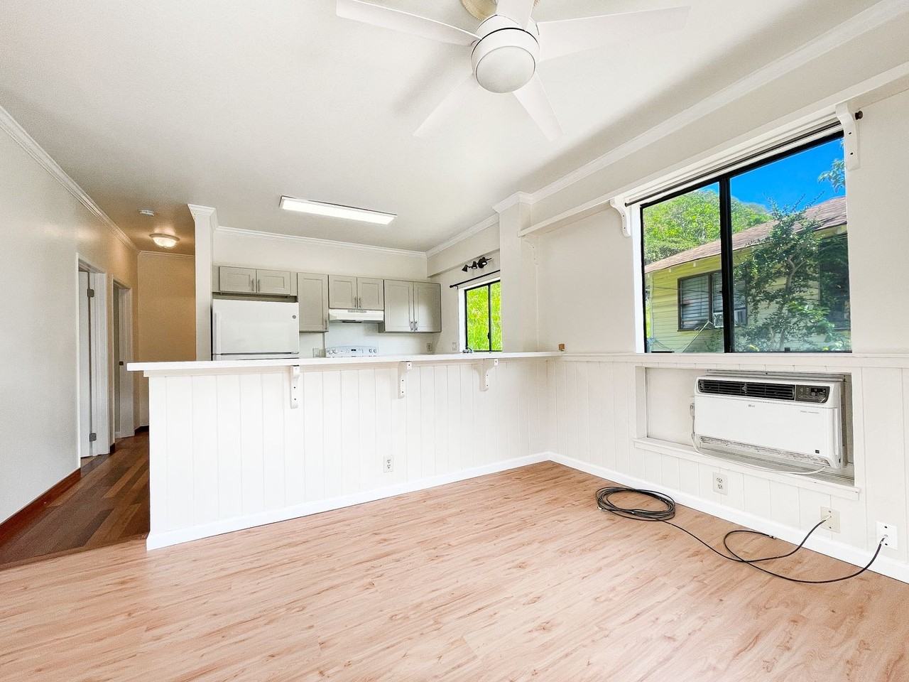 2047 10th Ave - Photo 4 of 13