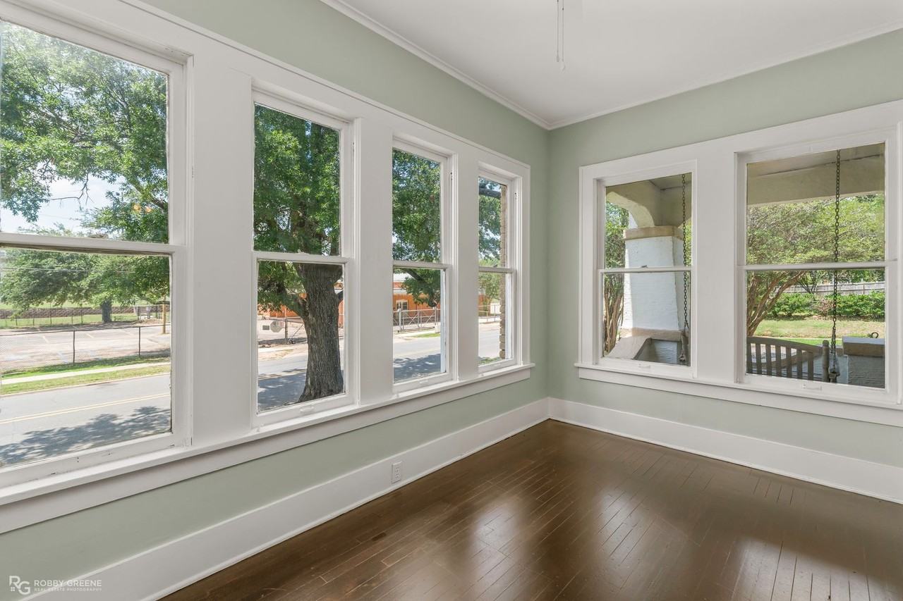 561 Forest Ave - Photo 7 of 19