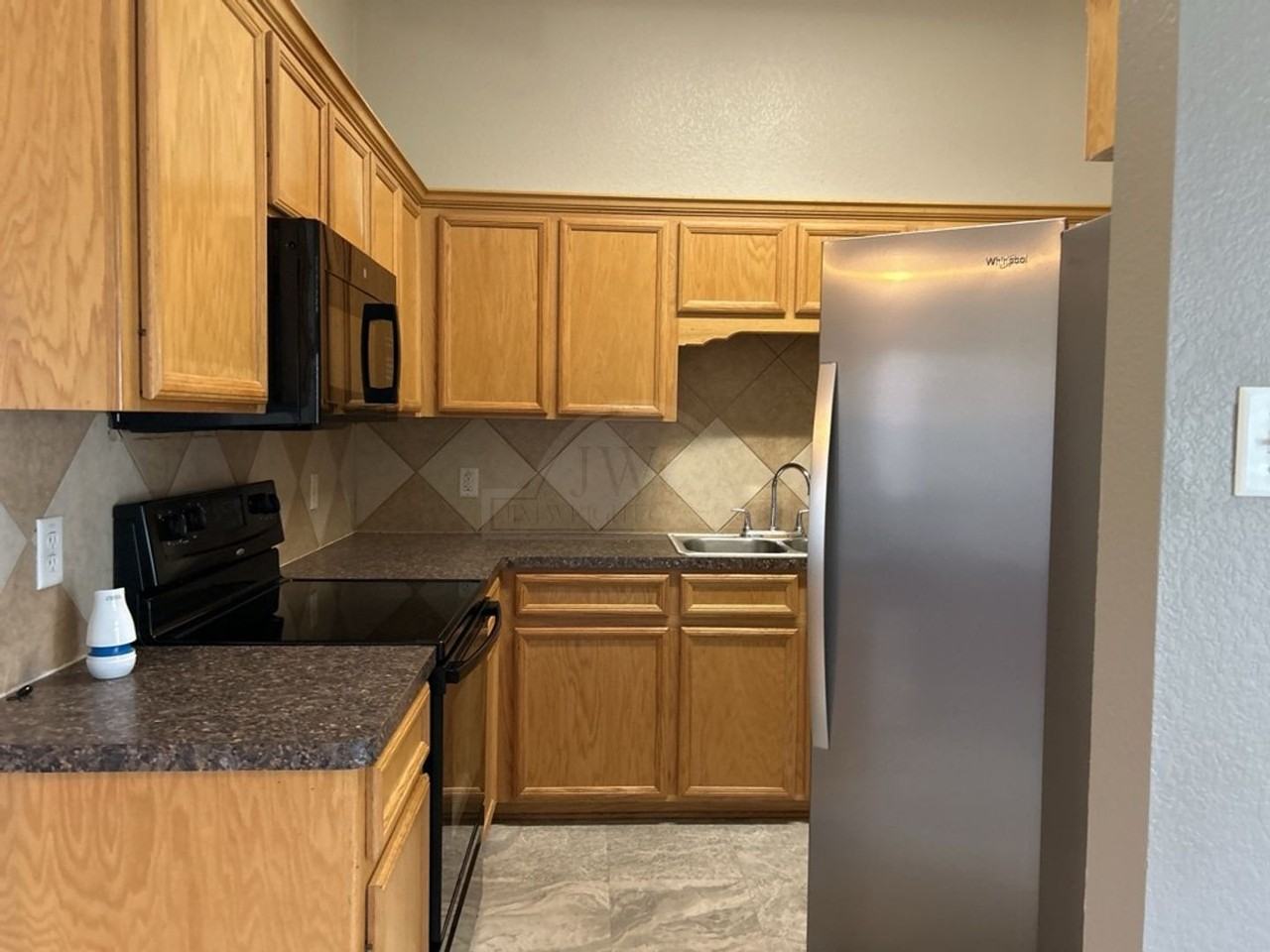 9911 Diana Dr - Photo 5 of 15