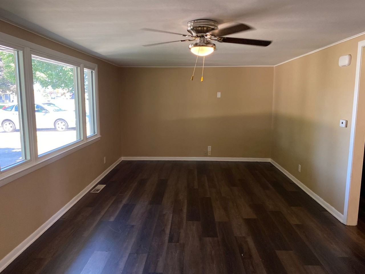 2221 8th St - Photo 4 of 13