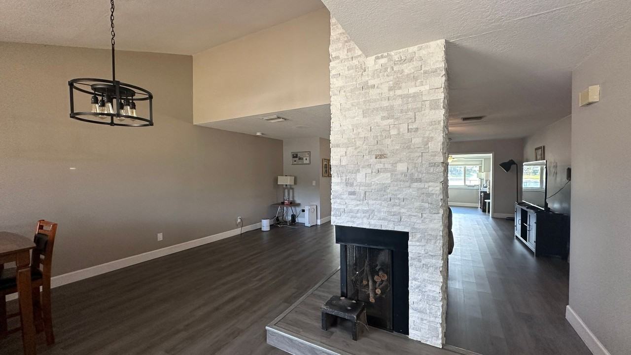 1000 Huntington Ct - Photo 6 of 29