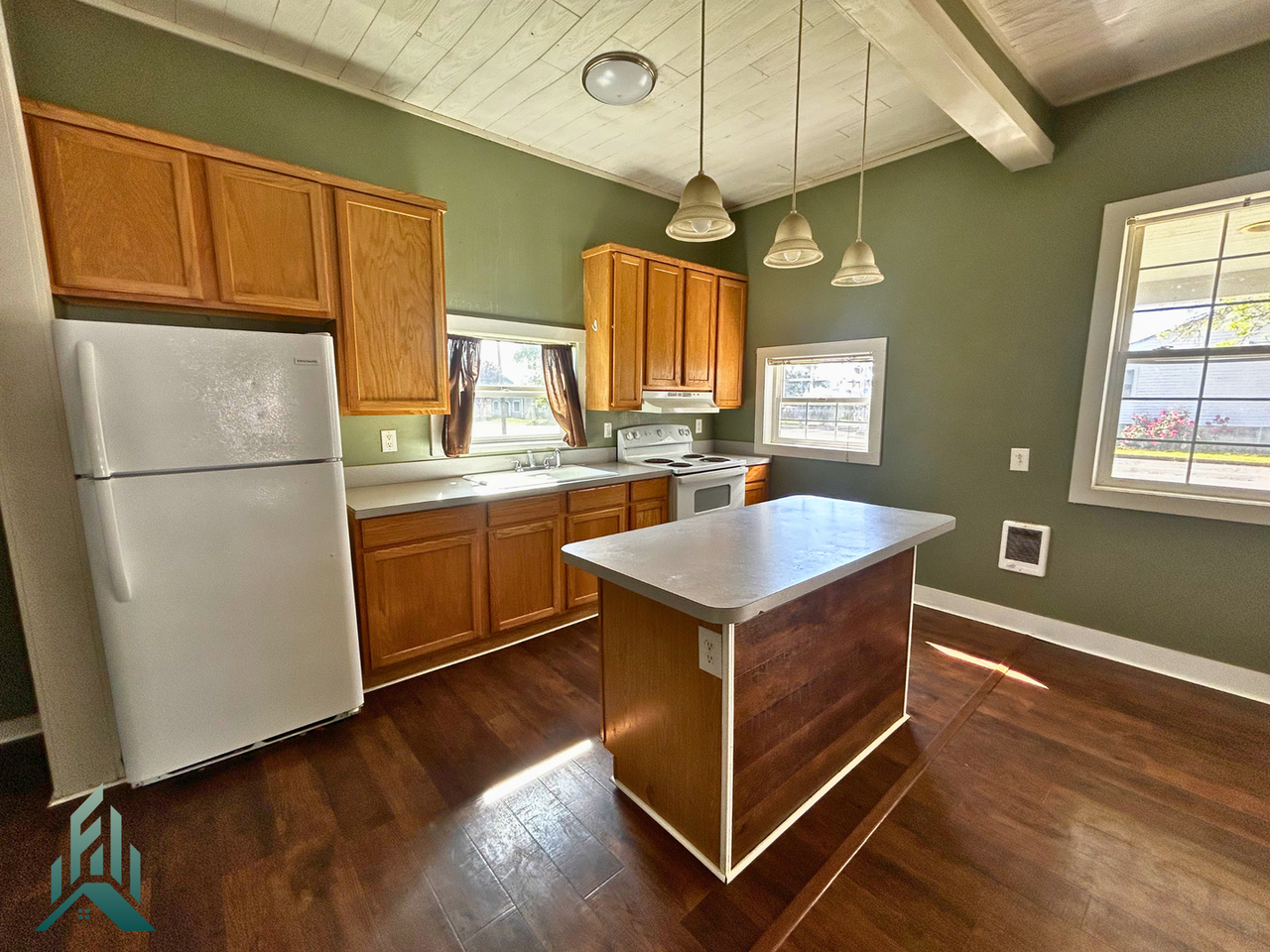 739 5th Ave Se - Photo 4 of 7
