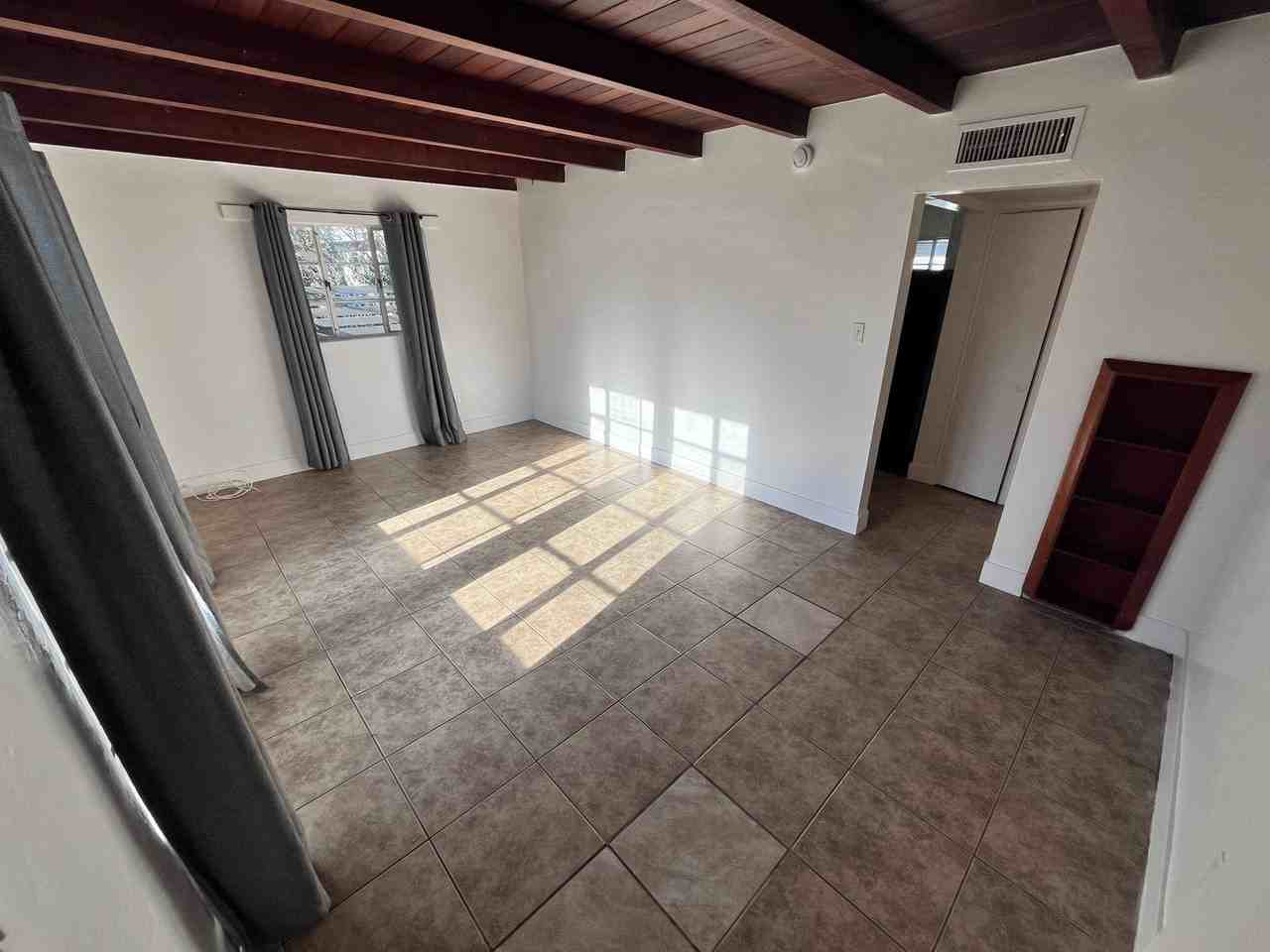 15-35 N. Longfellow Avenue - Photo 6 of 50