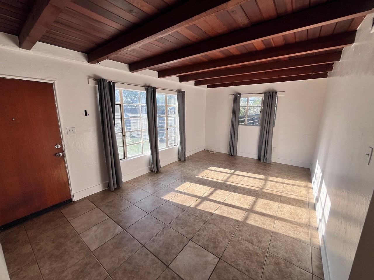 15-35 N. Longfellow Avenue - Photo 7 of 50