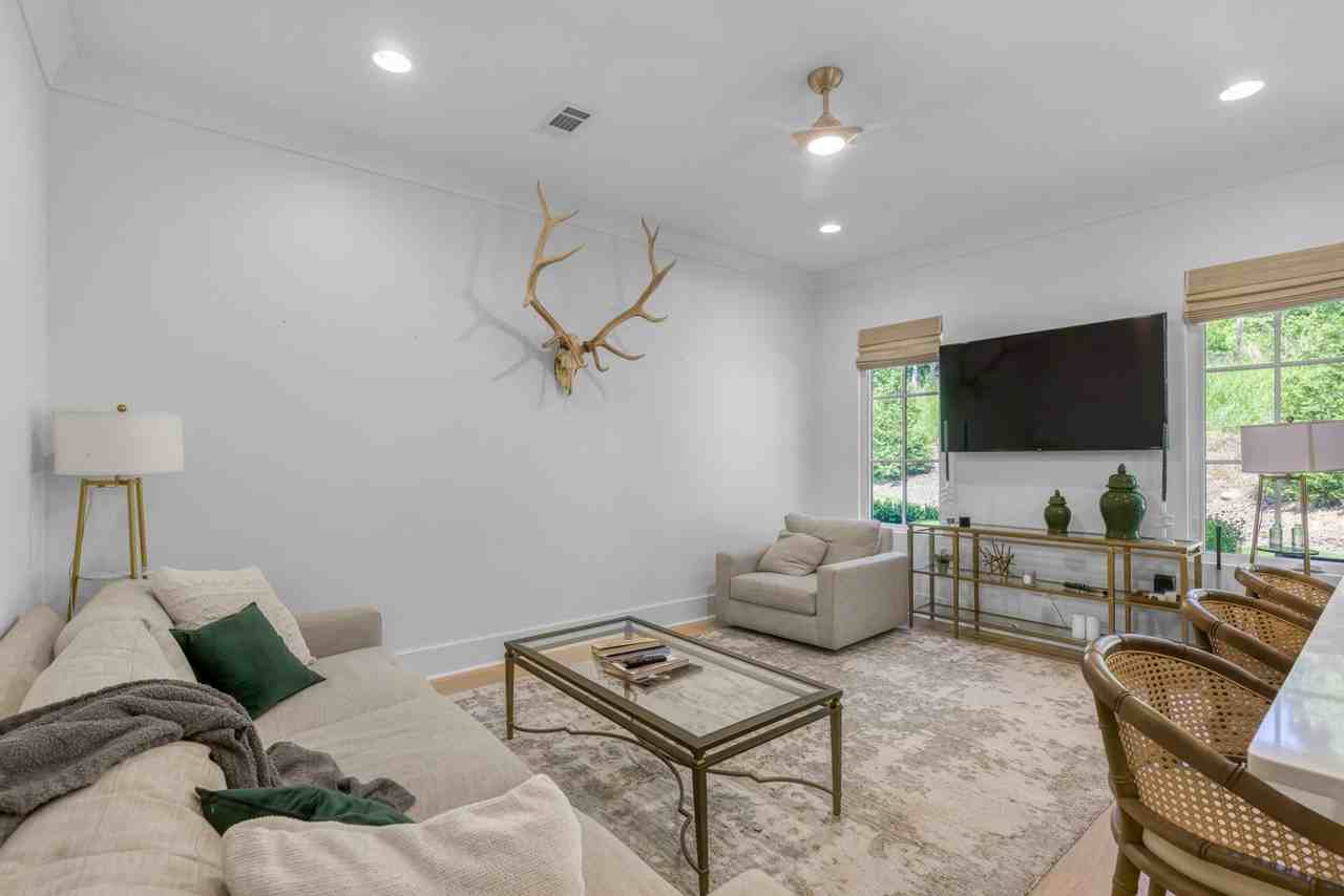 2317 Riverwood Dr - Photo 7 of 30