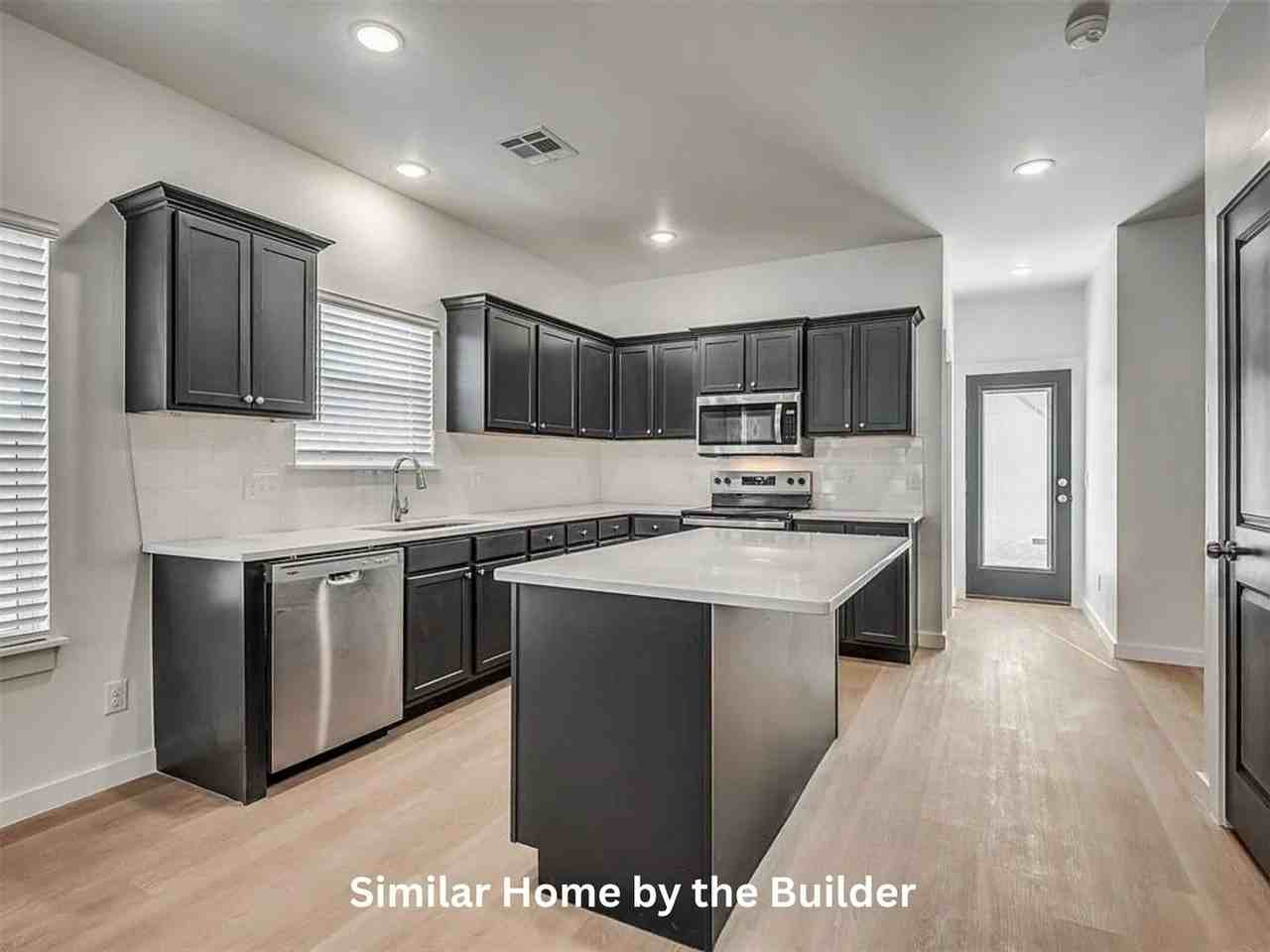 916 Sw D Ave - Photo 4 of 38