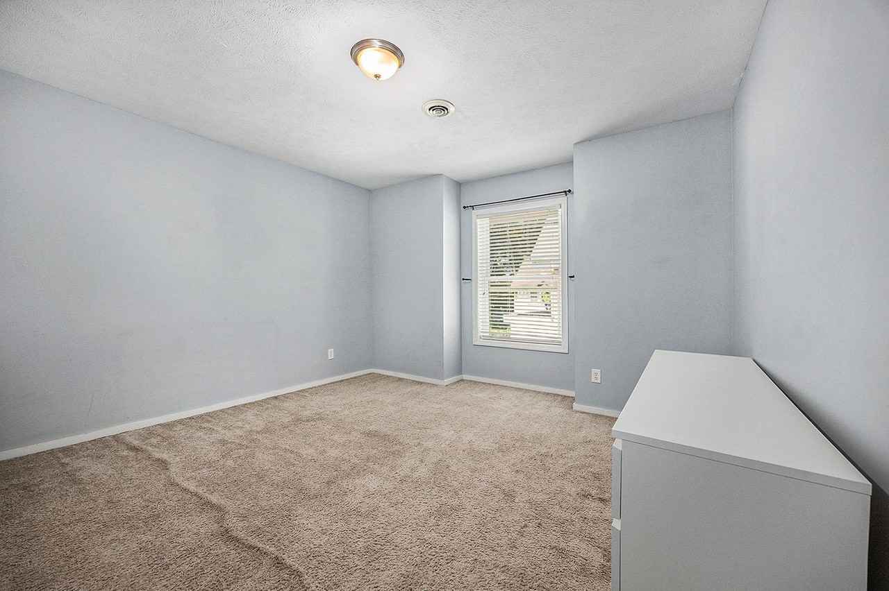 329 Ann St Ne - Photo 6 of 17