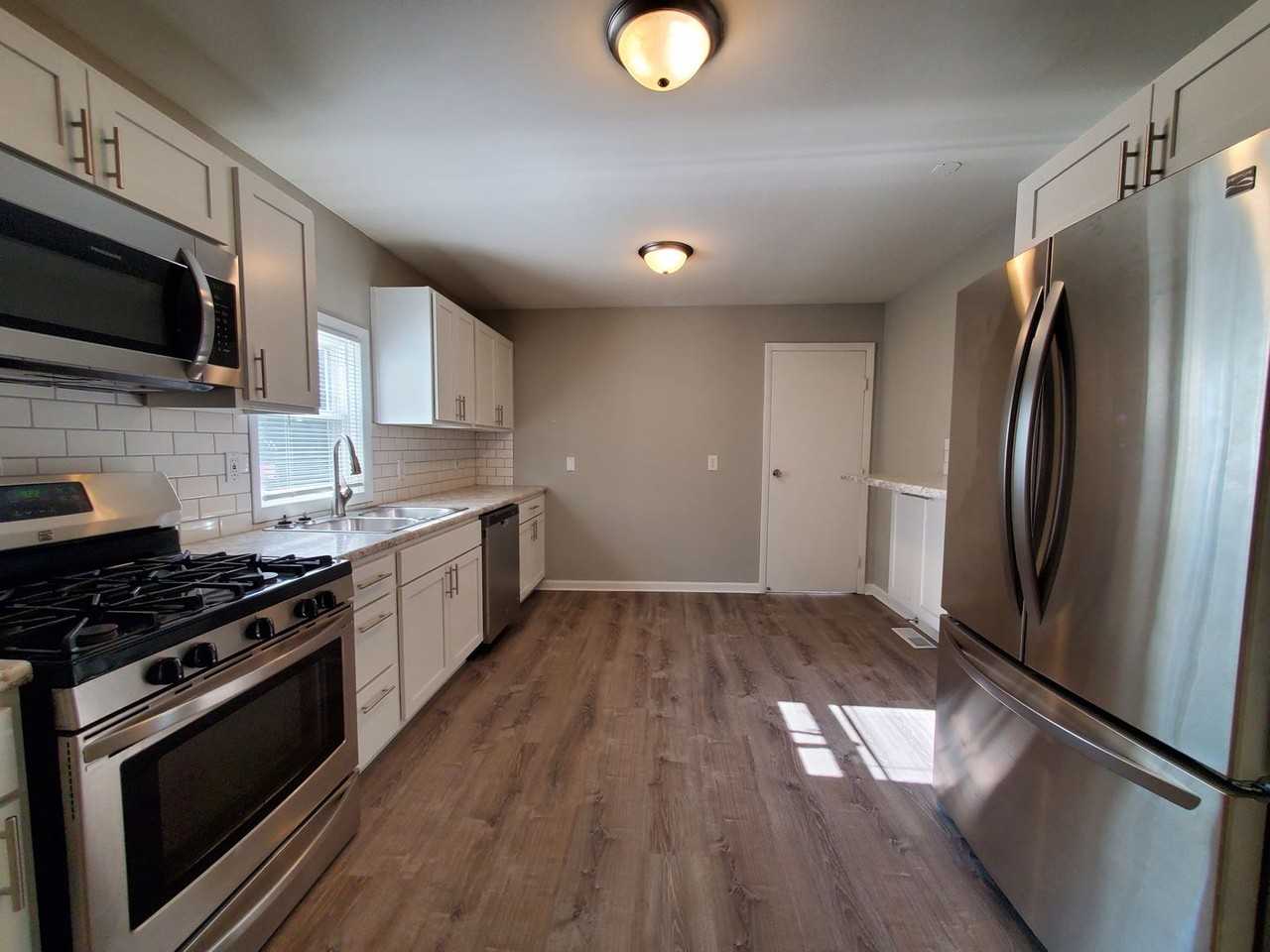 112 Fairbanks St Ne - Photo 3 of 31