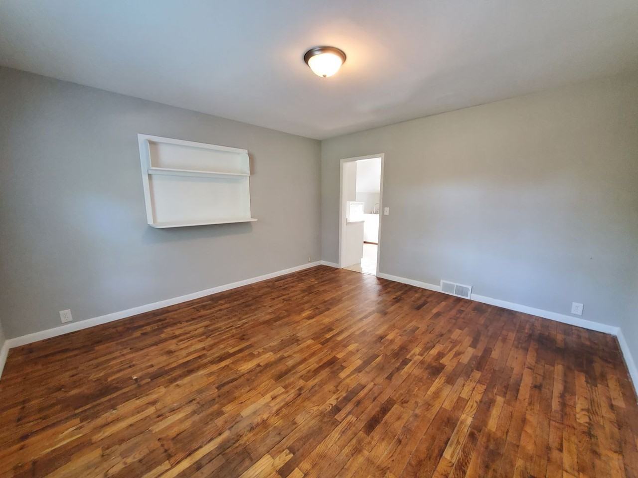 112 Fairbanks St Ne - Photo 5 of 31