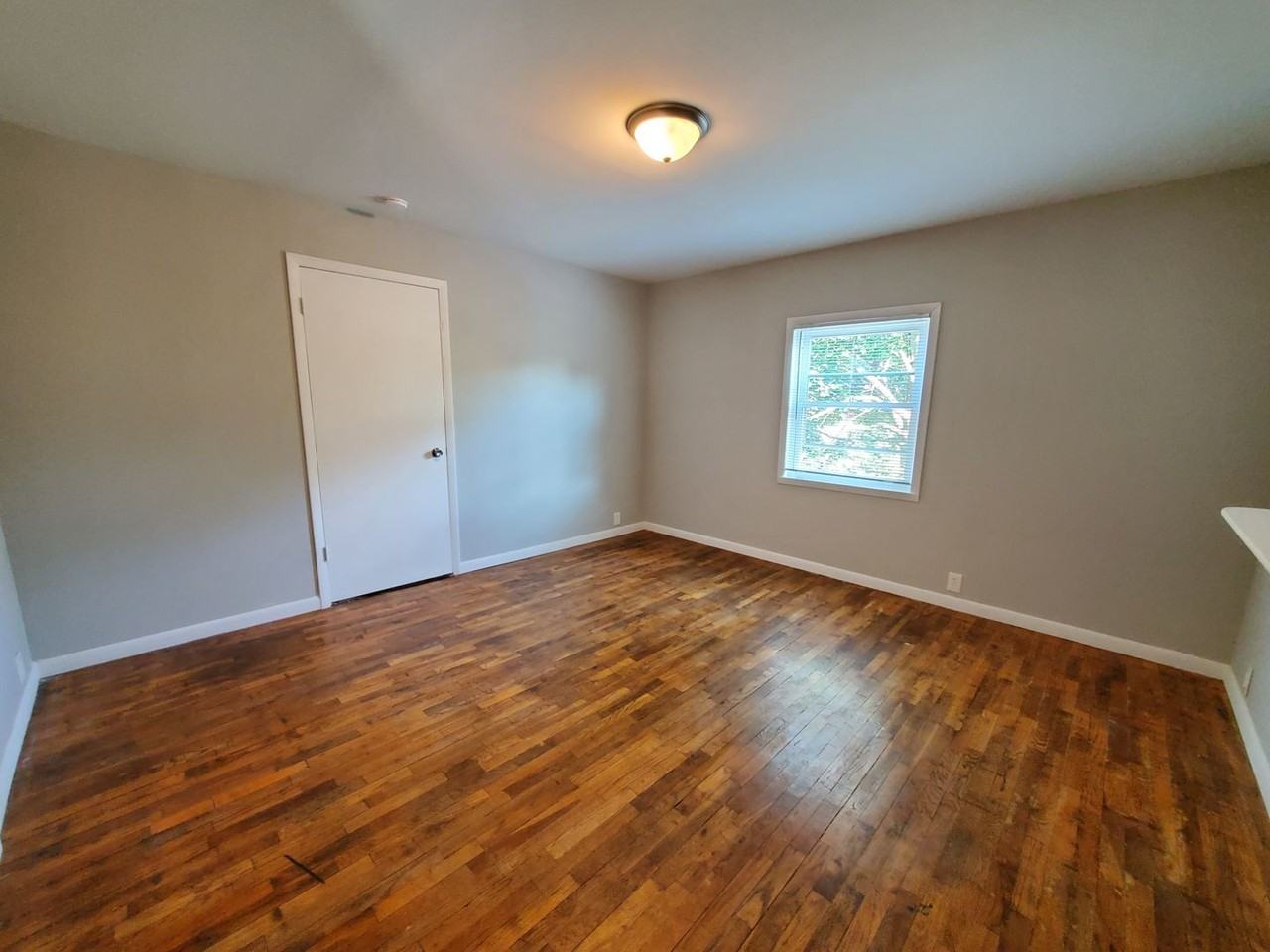 112 Fairbanks St Ne - Photo 6 of 31