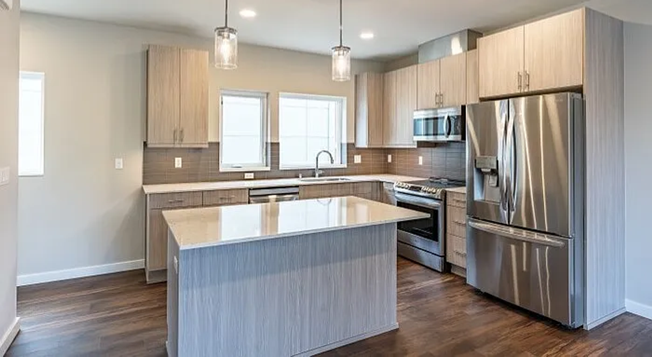 12510 5th Ave Ne - Photo 5 of 24