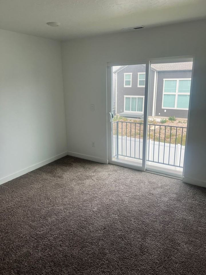 3718 W 930 N - Photo 3 of 18