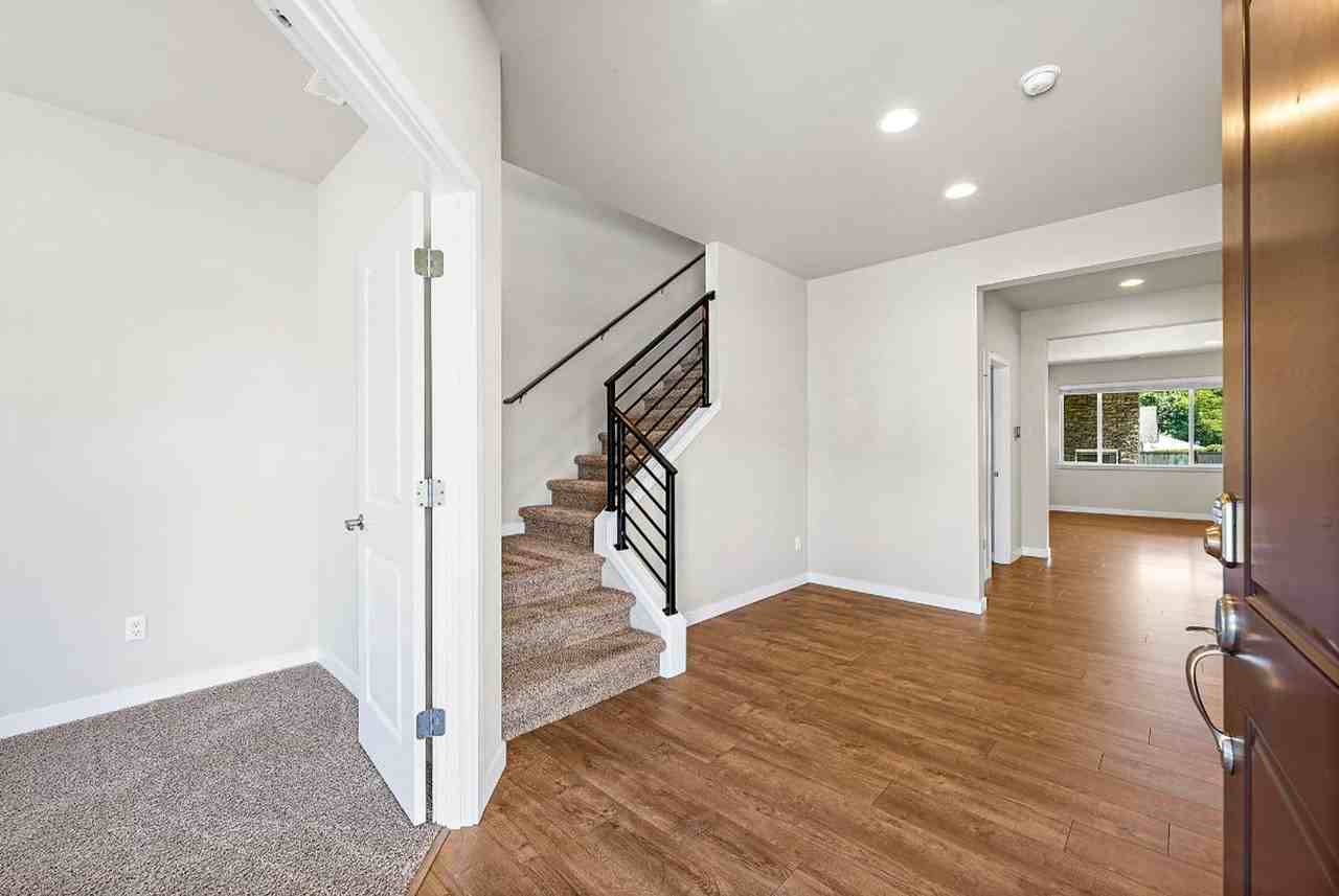 15543 Bergh Ct Se - Photo 3 of 47