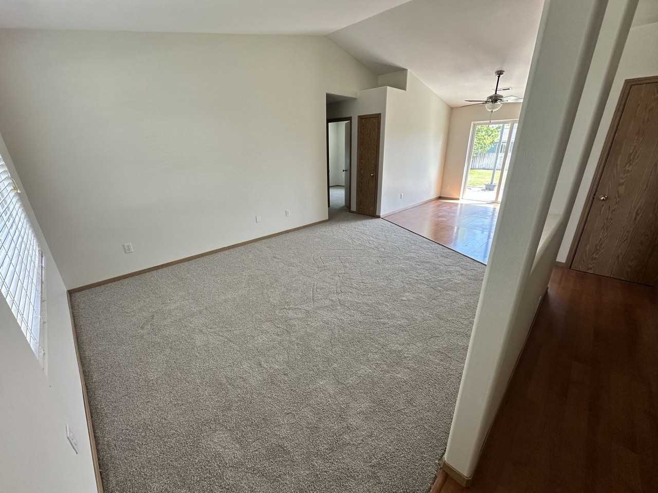 4914 Sinai Dr - Photo 2 of 10
