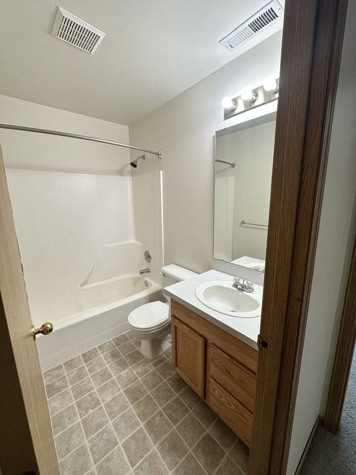 4914 Sinai Dr - Photo 7 of 10
