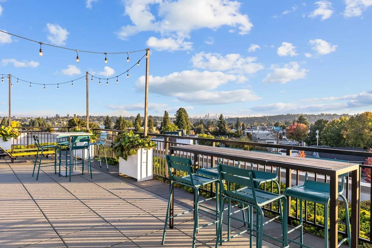 The Crew Apartments; A Green Lake Gem! - Photo 4 of 13
