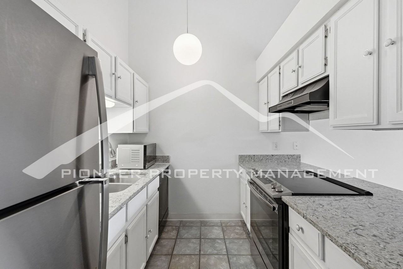 12368 W Nevada Pl #302 - Photo 5 of 19