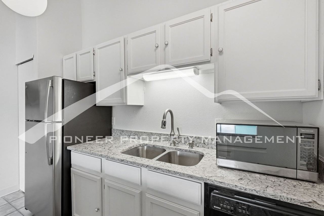 12368 W Nevada Pl #302 - Photo 7 of 19