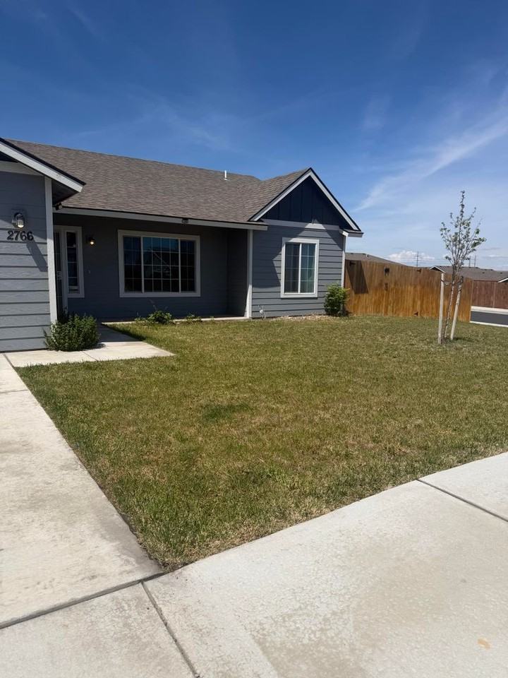 2766 Thrush St - Photo 2 of 42