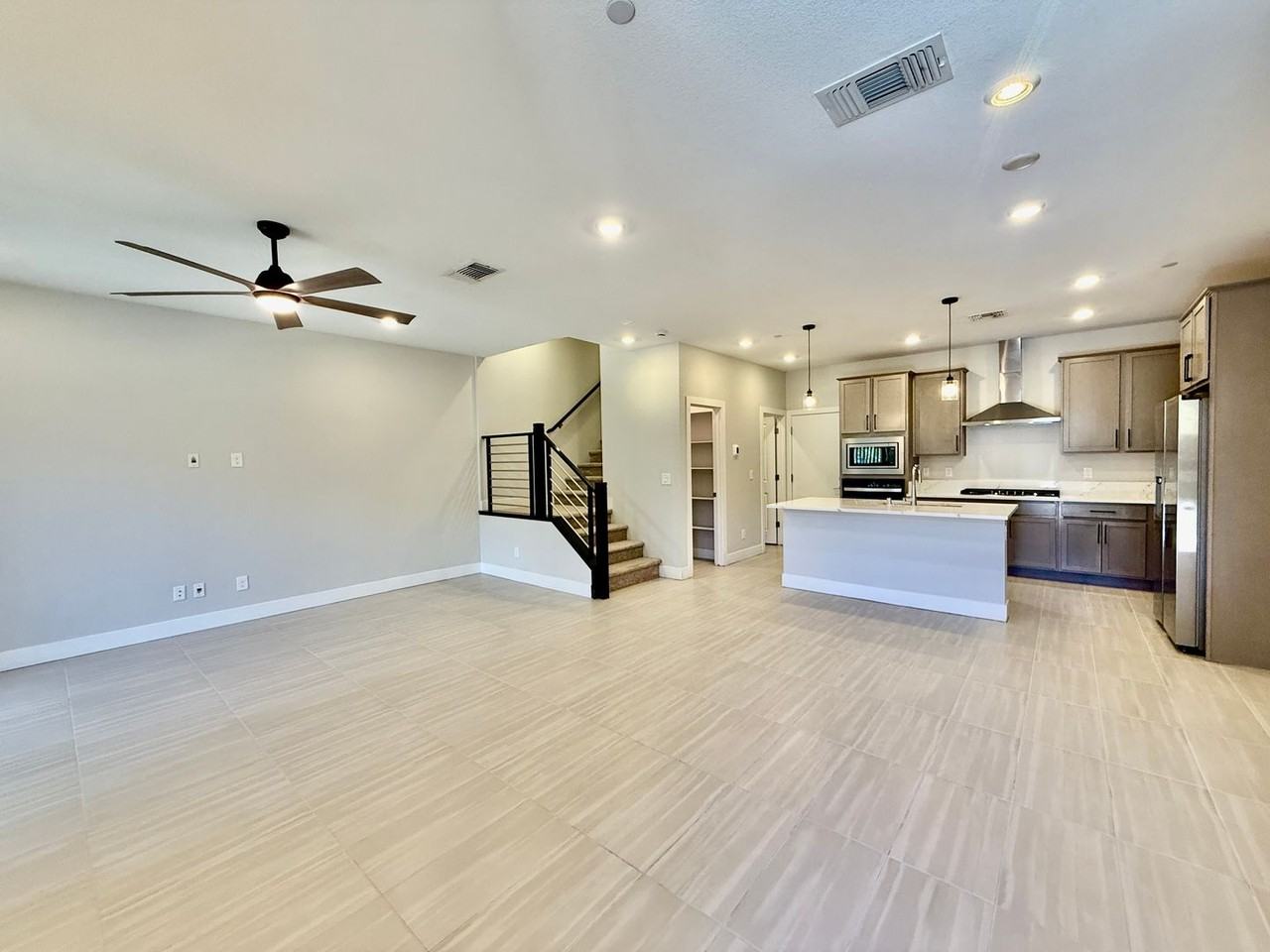 11447 Peak Landing Ave - Photo 2 of 38