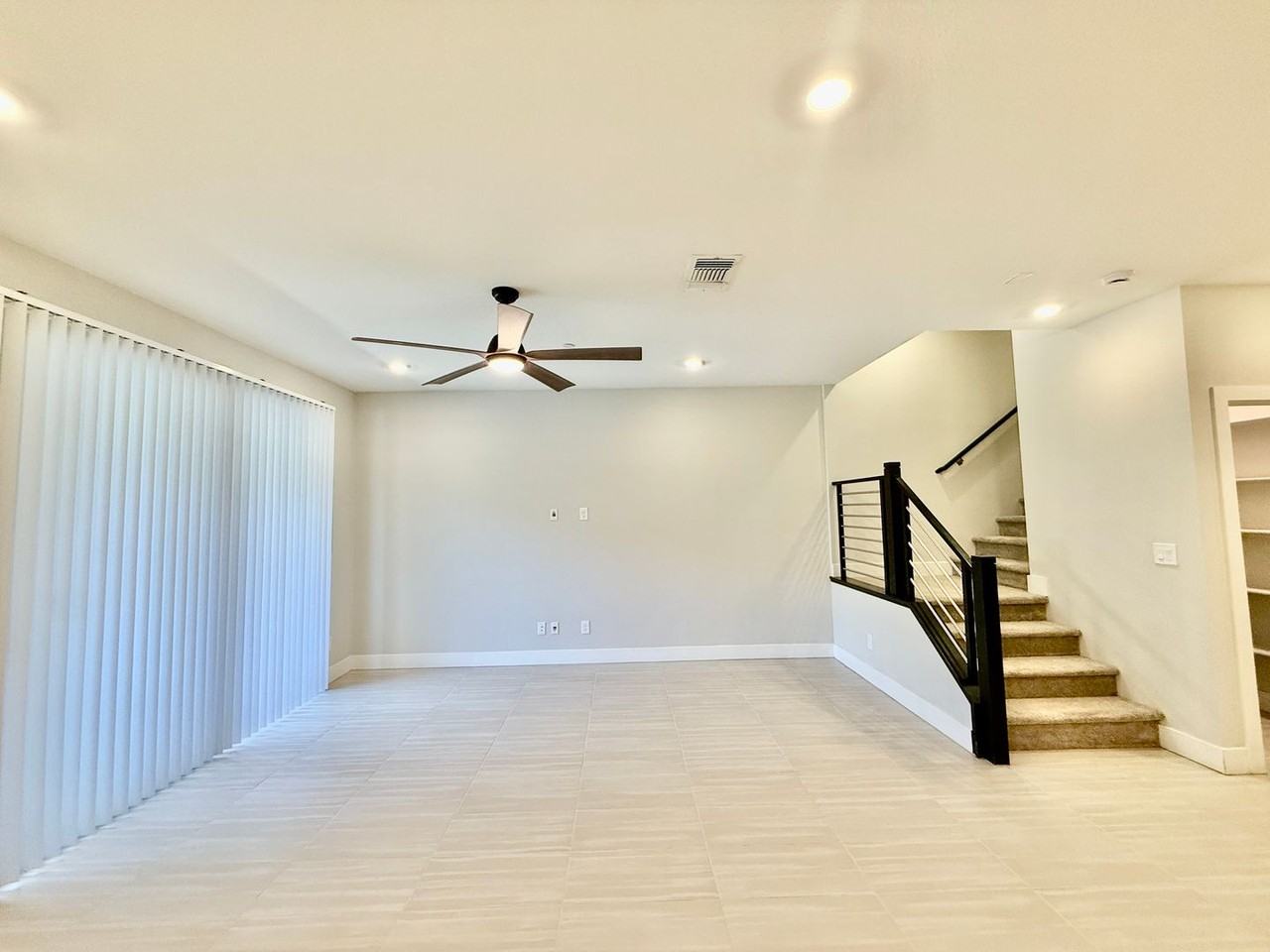 11447 Peak Landing Ave - Photo 3 of 38