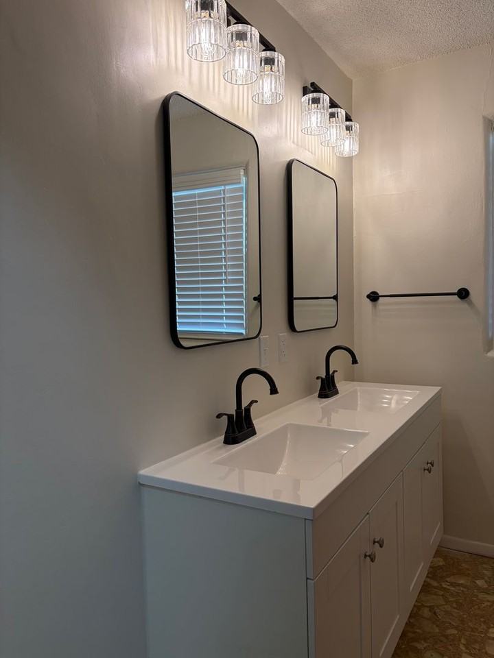 446 S Linden St - Photo 5 of 12