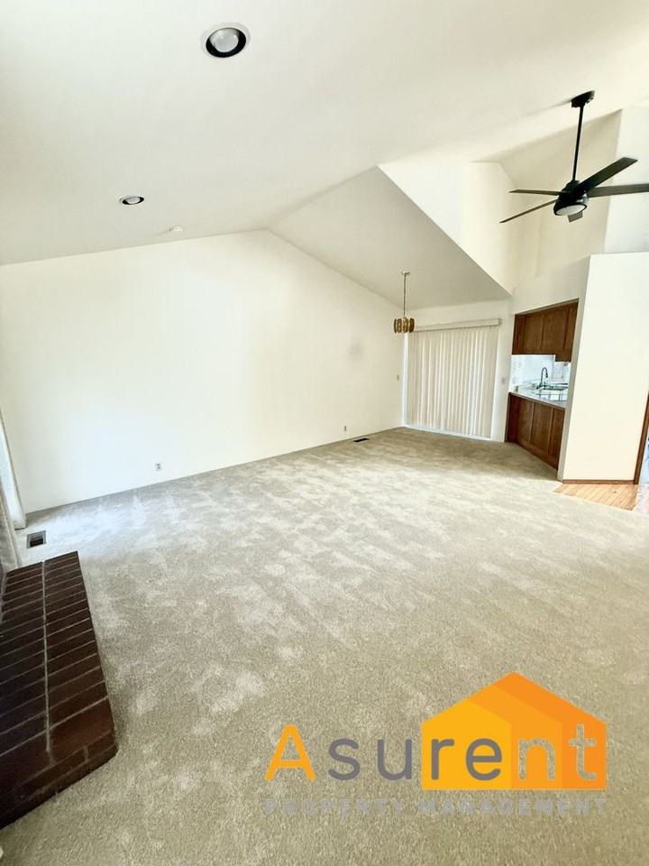 2976 Grizzly Dr - Photo 4 of 18