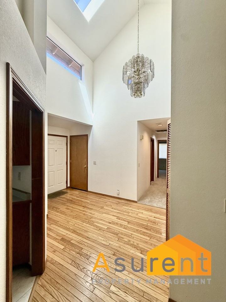 2976 Grizzly Dr - Photo 5 of 18