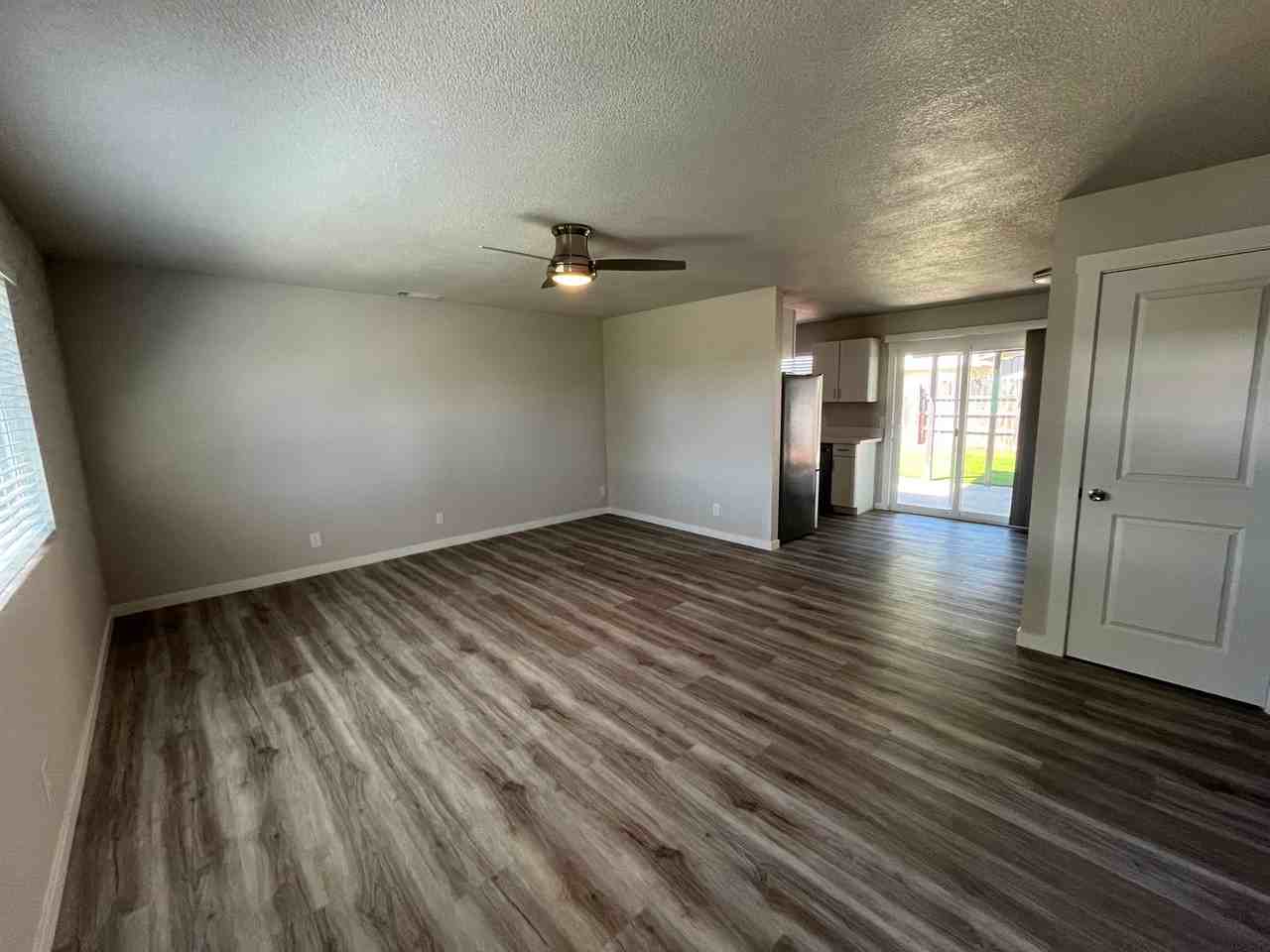4288 Bradley Dr - Photo 4 of 28