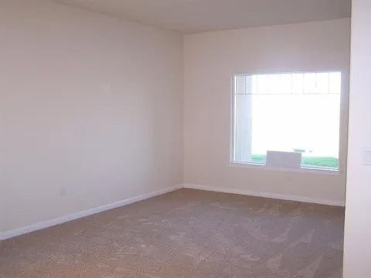 2092 Moss Glen Loop - Photo 2 of 9